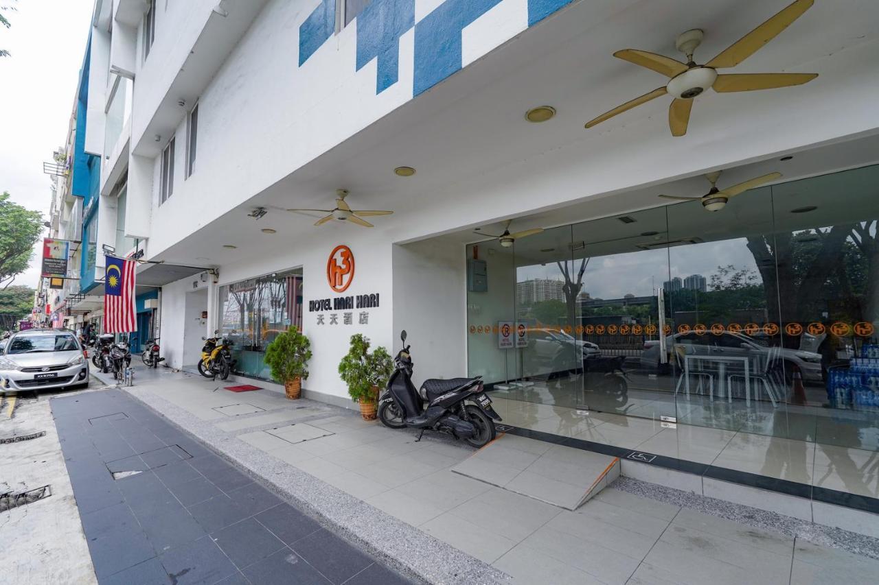 Capital O 89919 Hotel Hari Hari — Photos 2